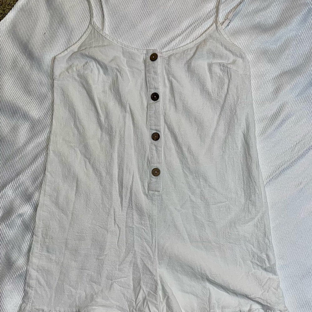 White Button-Front Ruffle leg Romper - Picture 3 of 5